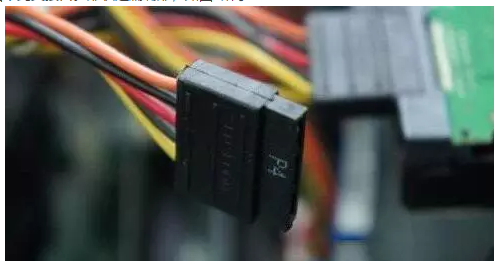 安裝固態(tài)硬盤