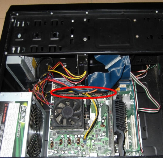 拆開電腦機(jī)箱教程