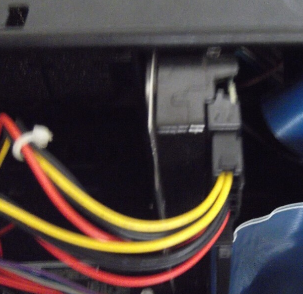 電腦機(jī)箱怎么拆