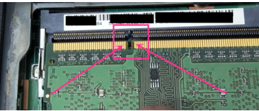 安裝內(nèi)存條