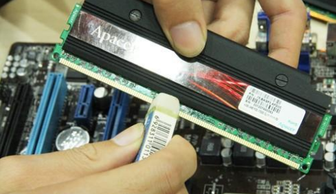 電腦開機(jī)黑屏 電腦開機(jī)黑屏