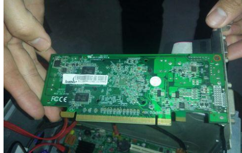 電腦開機(jī)黑屏 電腦開機(jī)黑屏