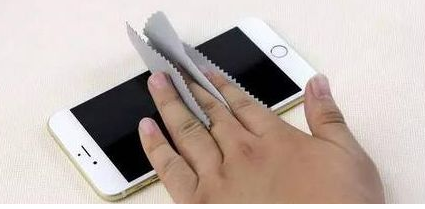 手機(jī)進(jìn)水怎么辦 手機(jī)進(jìn)水怎么辦